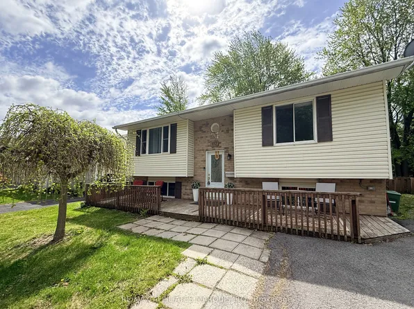 112 Glen Oaks Ct, Cornwall, ON K6H 7E6