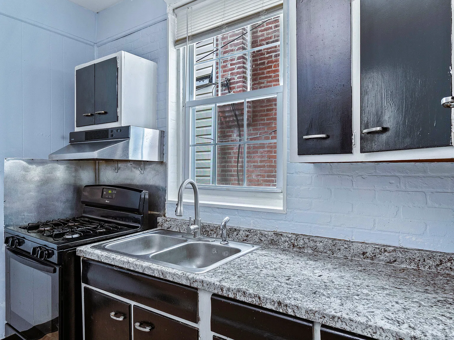 3 bed, 977 sqft, $1,200 — Photo 4