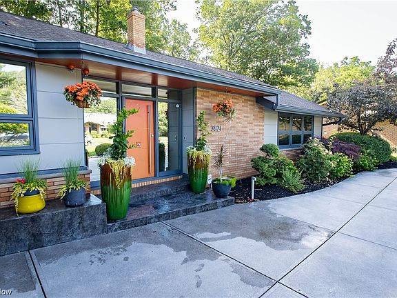 2nd image of 3821 W Valley Dr