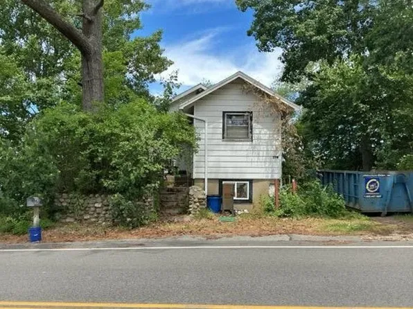 170 School St, Pembroke, MA 02359