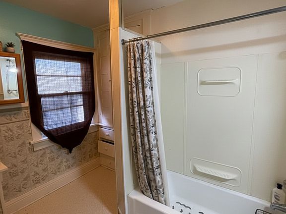 4th image of 723 1/2 South St #723-1/2