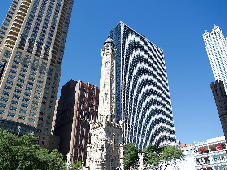 111 E Chestnut St #26D