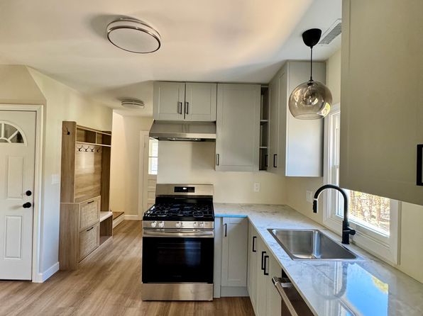 235-237 Long Hill Ave #B