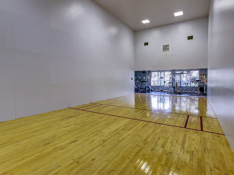 Waterford Point Apartments — Photo 41