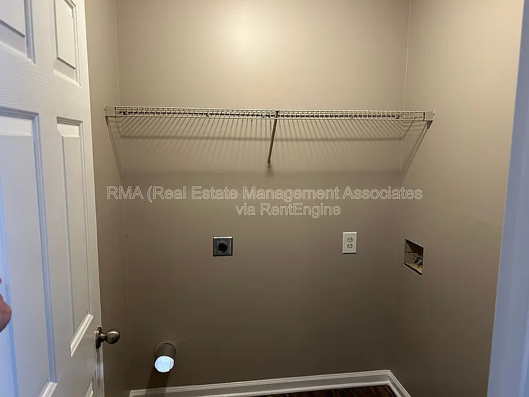 1840 Carrington Dr — Photo 8