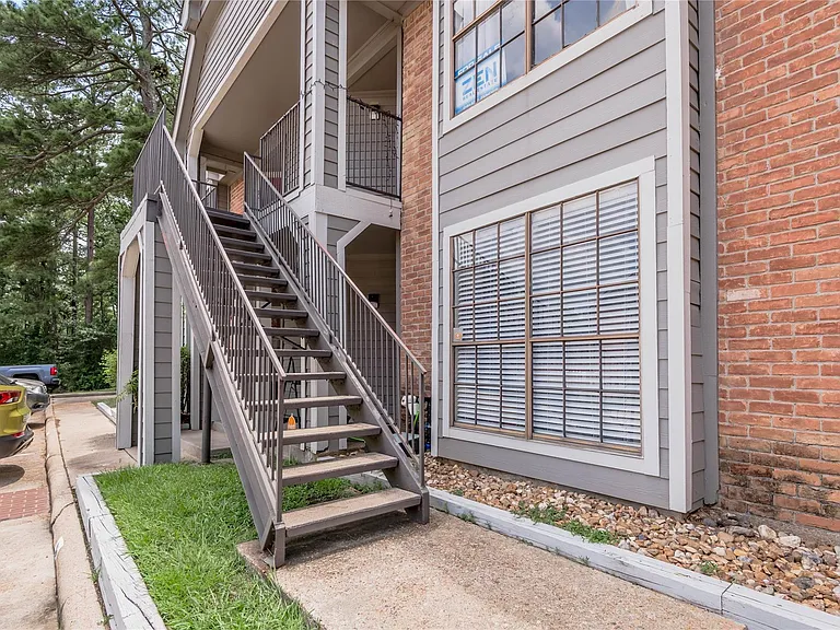2402 Sycamore Ave #D6 — Photo 8
