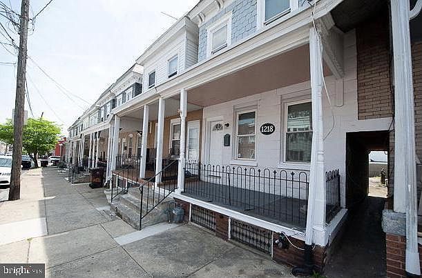 1st image of 1218 Elm St