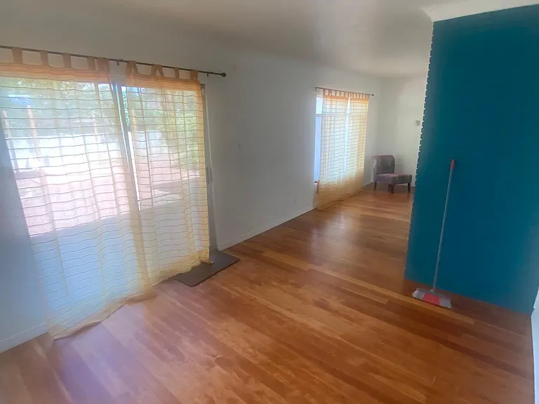 334 Chula Vista Pl NE — Photo 3