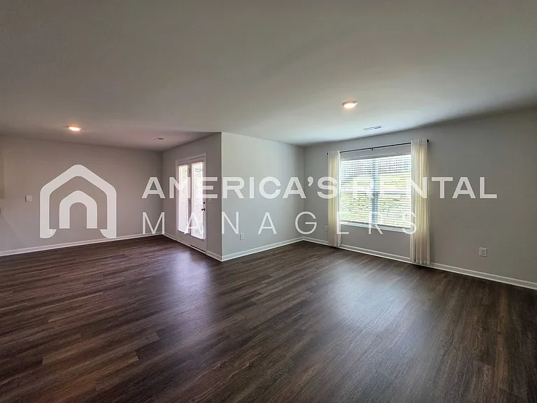 1508 Heritage Cir SE — Photo 28
