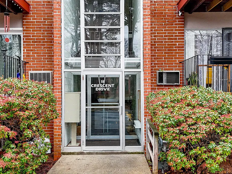 11 Crescent Dr #2 — Photo 20