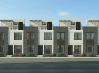 464 SW 12th St, Des Moines, IA 50309