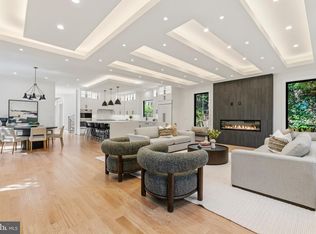 1211 20th St S, Arlington, VA 22202