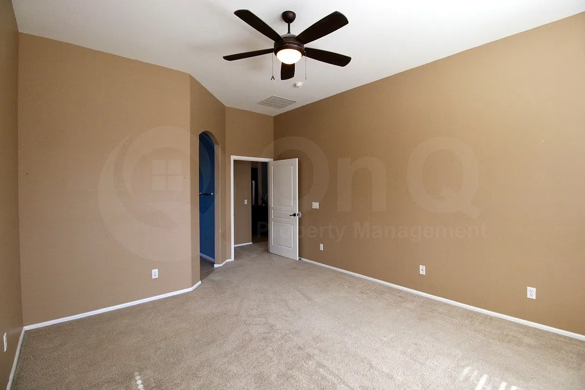 3 bed, 2.0 bath, 1863 sqft, $1,699 — Photo 3
