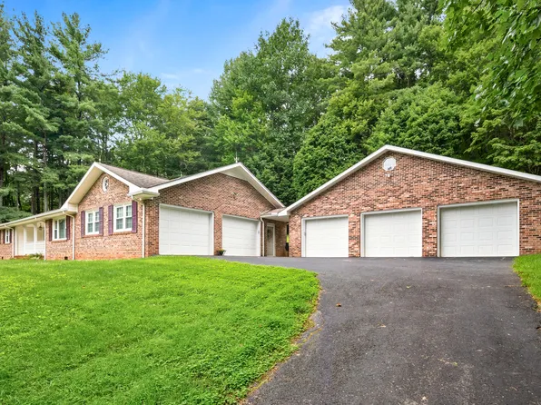 7543 Indian Valley Rd NW, Willis, VA 24380