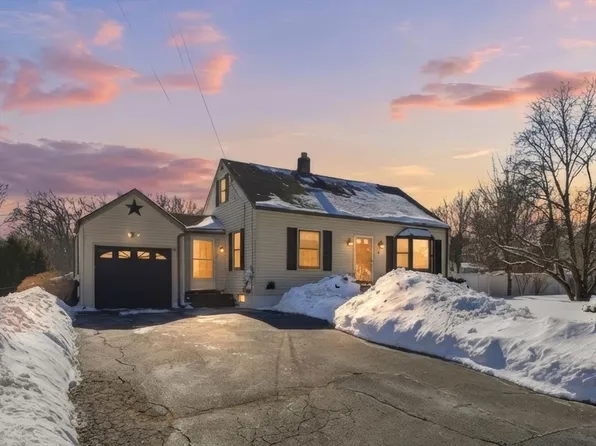 42 Anthony St, Agawam, MA 01001