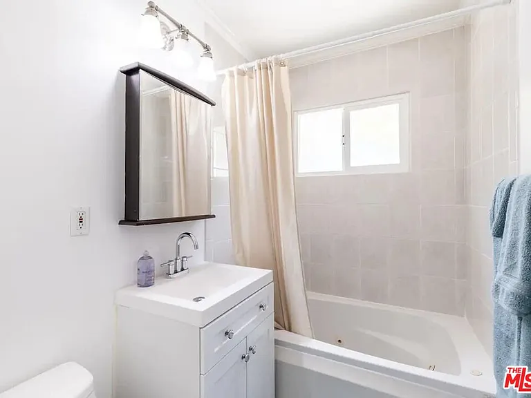 6838 Bertrand Ave — Photo 16