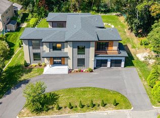 20 Amberwood Dr, Winchester, MA 01890