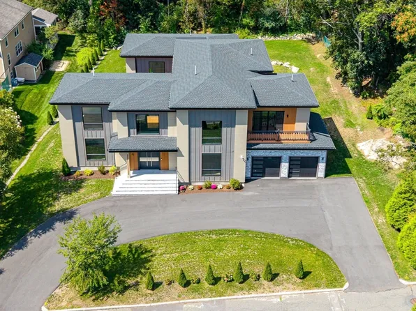 20 Amberwood Dr, Winchester, MA 01890