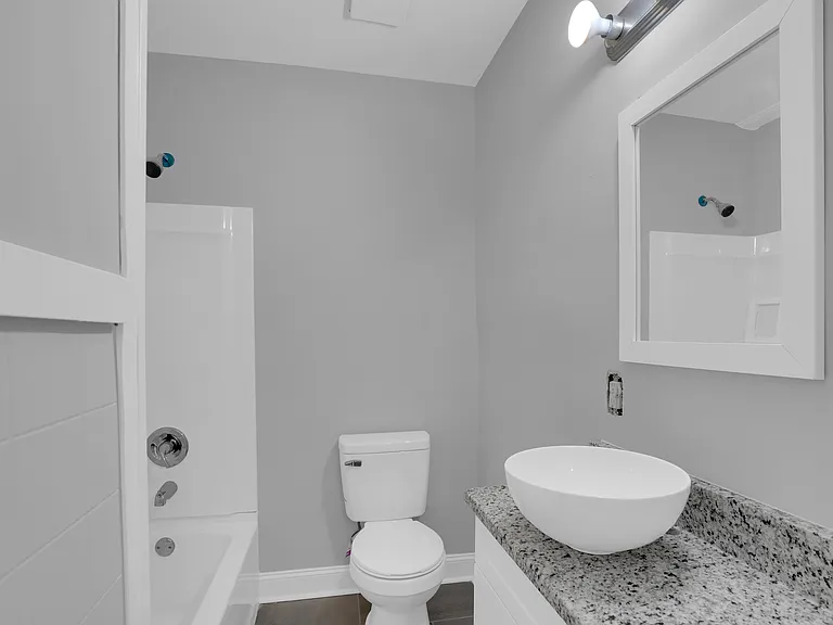 320 Virginia St — Photo 16