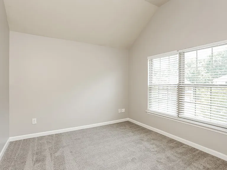 639 Ocean Ave — Photo 14