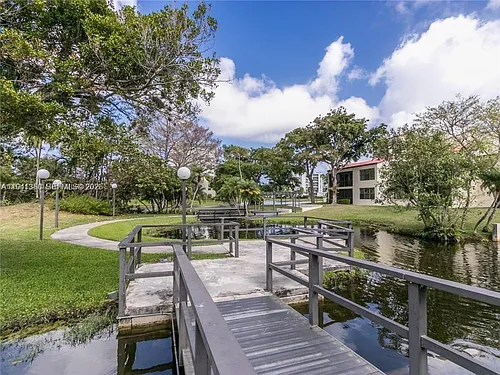 2316 S Cypress Bend Dr #120 Photo 1