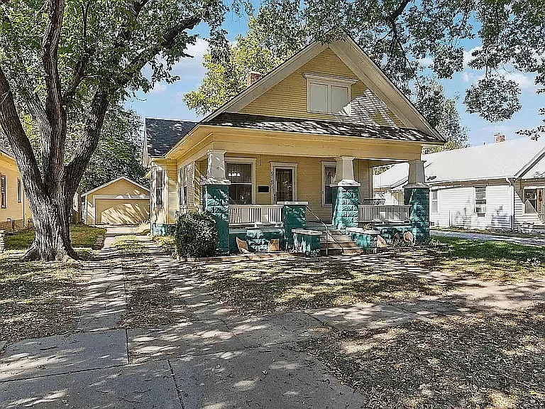515 S Vine St — Photo 2