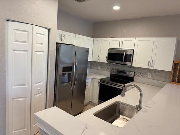 5th image of 2024 Freeport Ln