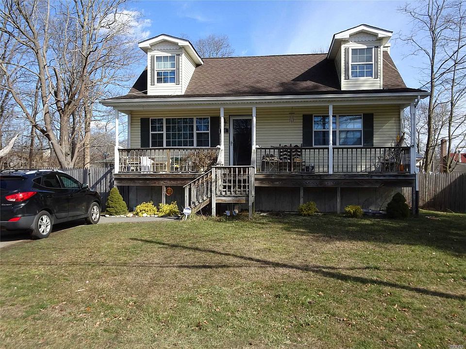 1st image of 61 Whittier Dr