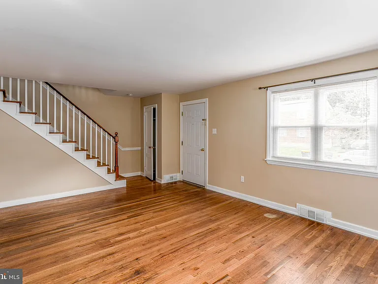8 Marvilo Ave — Photo 2