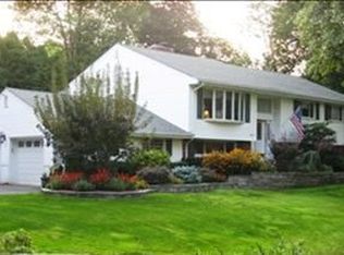 1021 Washington Ave S, Old Tappan, NJ 07675