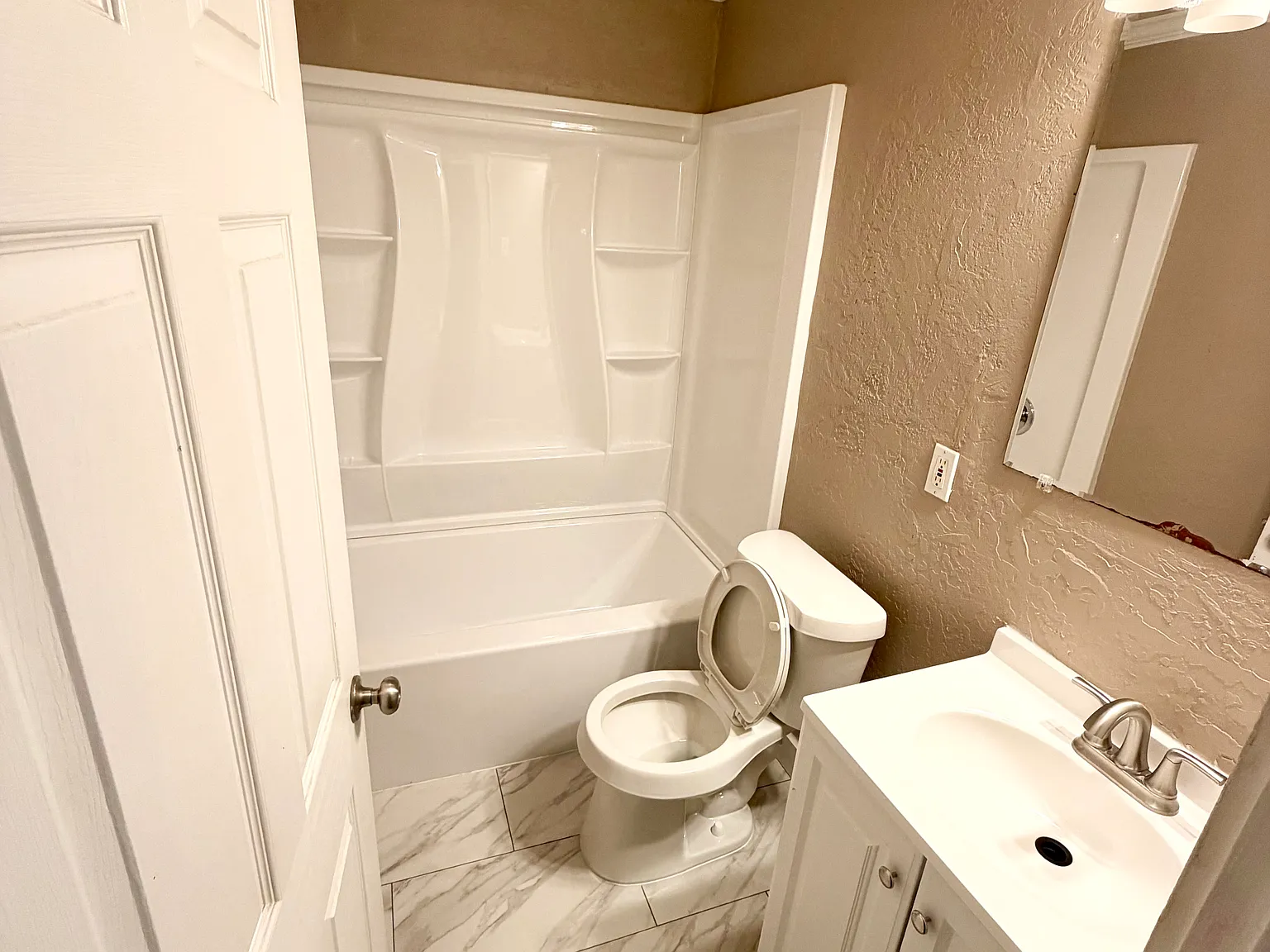 4 bed, 1718 sqft, $1,950 — Photo 3