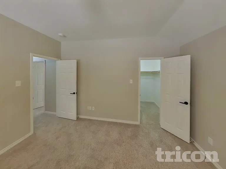 8401 Manchester Dr — Photo 14