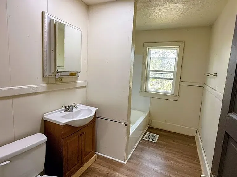 2048 2nd St NE — Photo 17