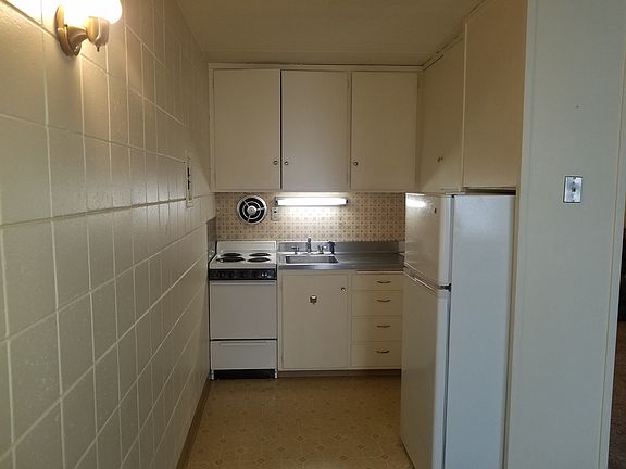 4th image of 305 1st Ave NW APT 2D