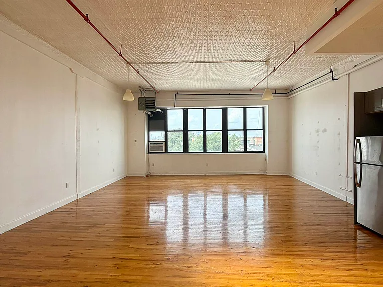 47 Thames St #405 — Photo 6