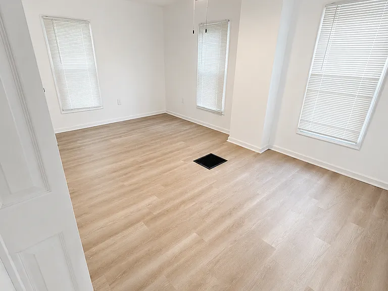 1310 Grand Ave — Photo 8