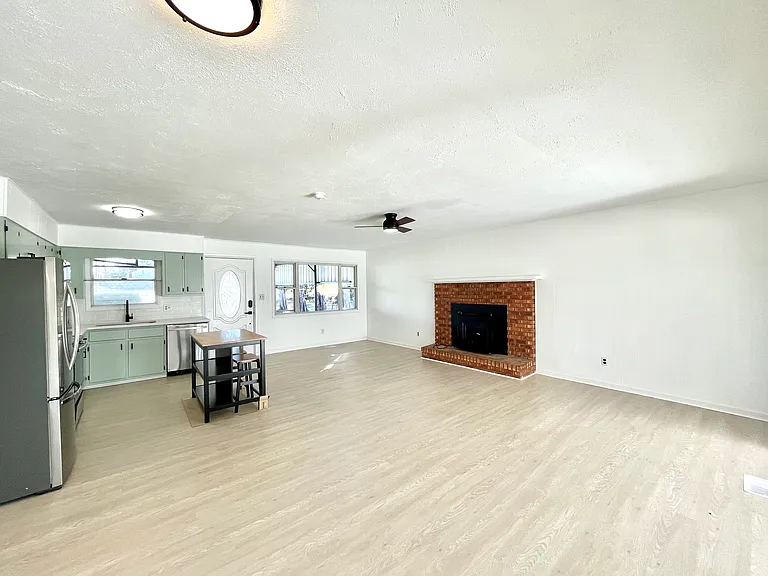 1727 Triangle Cir — Photo 15