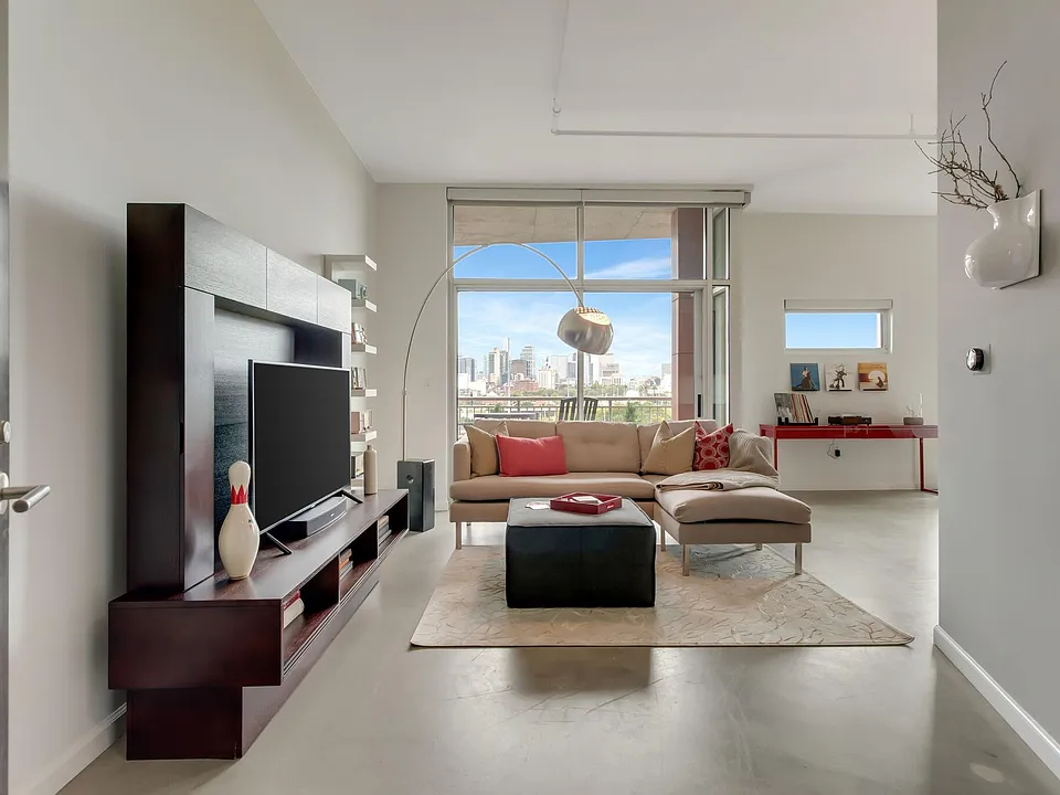2115 Yeaman Pl #302
