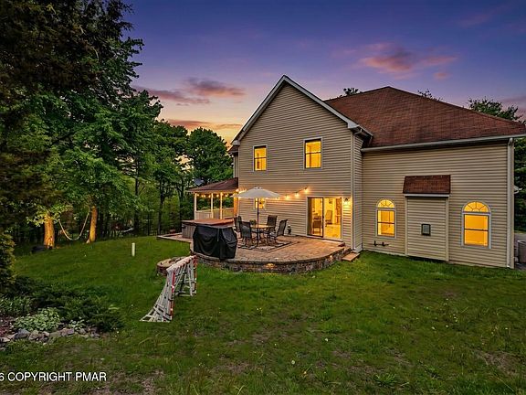 2nd image of 114 Skyview Cir