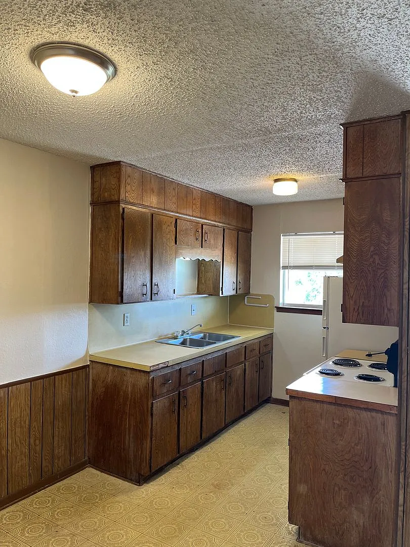2902 Lake — Photo 3