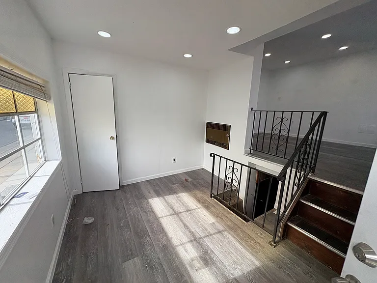 14006 158th St #BASEMENT — Photo 5
