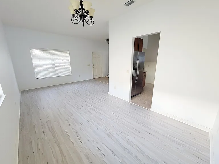 412 Summerlyn Dr — Photo 14