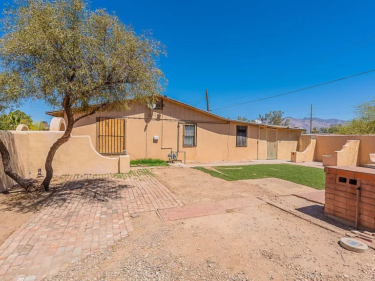 3118 N Santa Rita Ave — Photo 41
