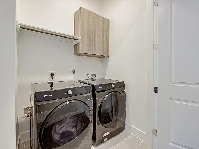 5839 Dolores St — Photo 23