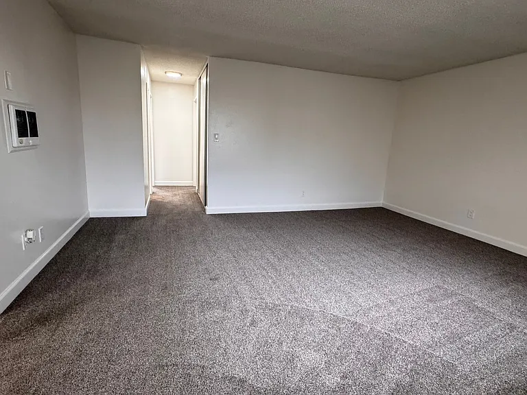 166 S Lincoln S — Photo 17