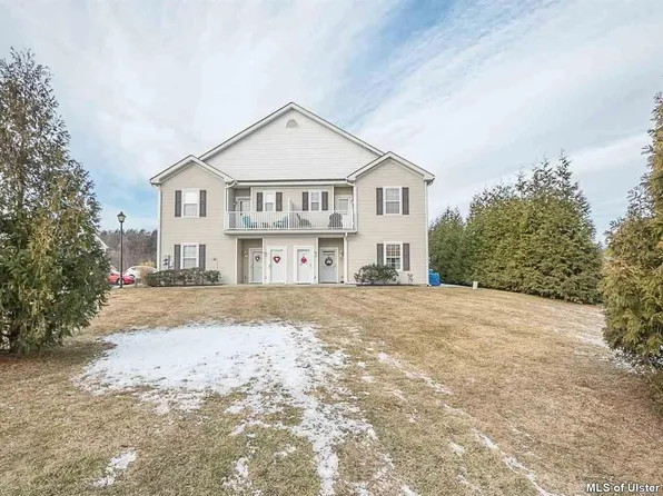 211 Commons Ln, Saugerties, NY 12477