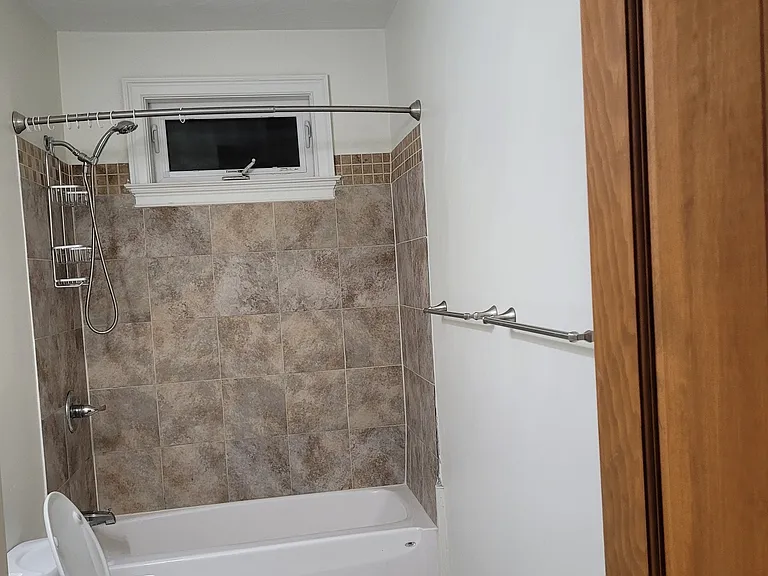 112 Beaverbrook Pkwy #2 — Photo 6