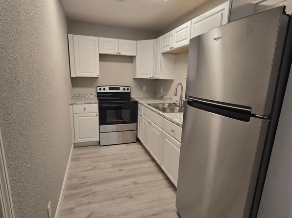 102 Golden Rule Rd APT A, Lake Ozark, MO 65049