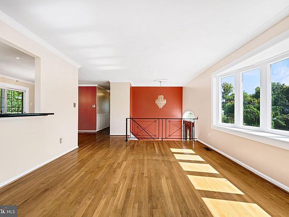 4th image of 33 Bannington Dr