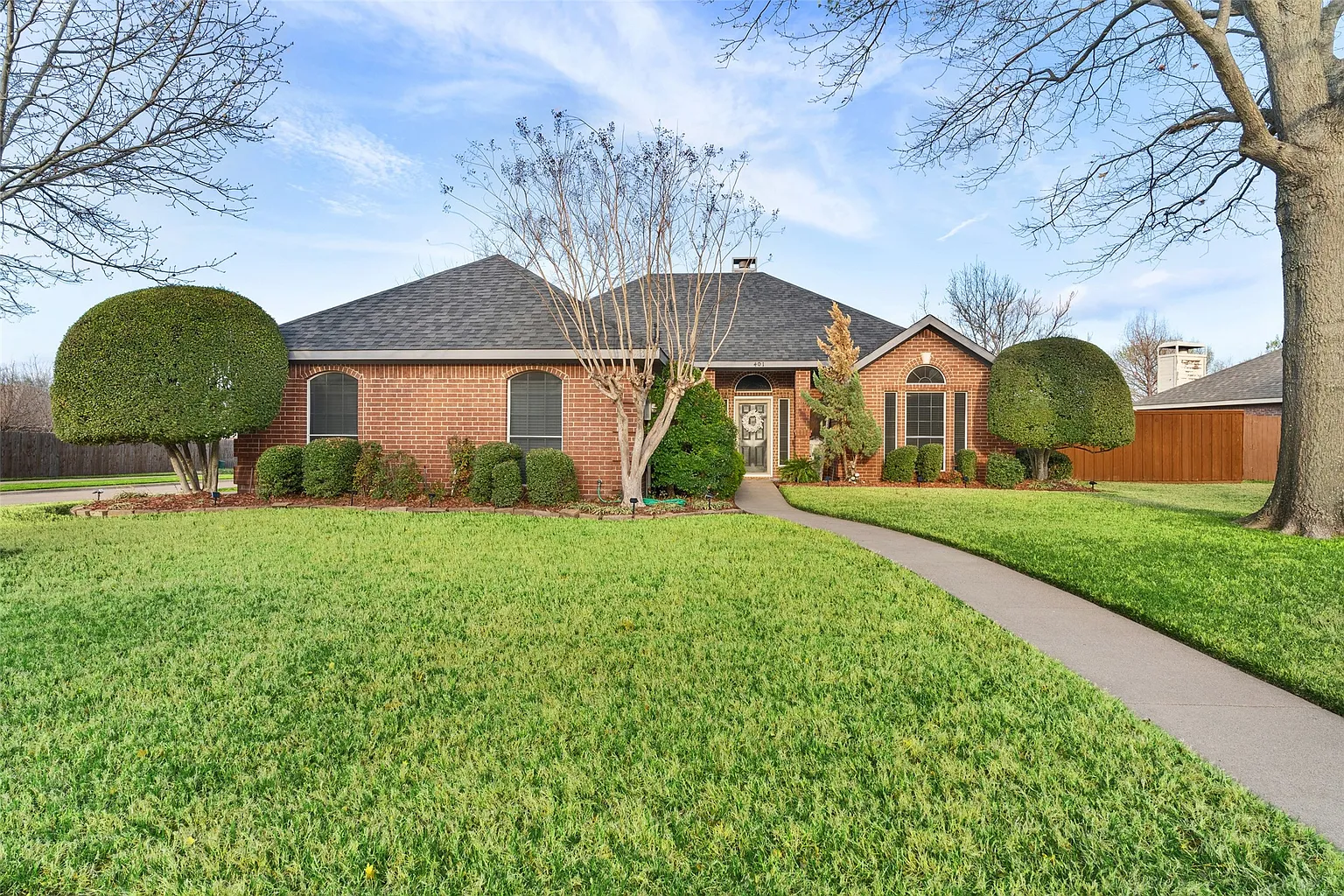 401 E Church St photo 1